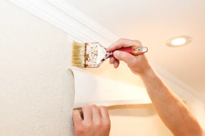 Pose de papier peint à Faverdines — revêtements muraux et toiles de verre
